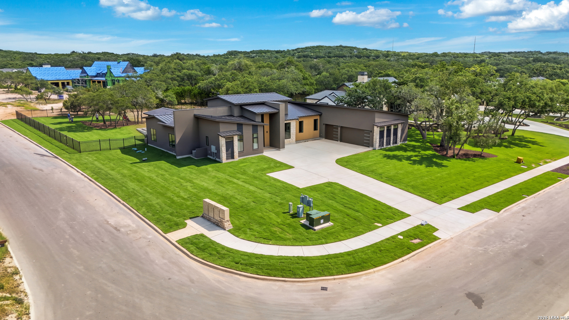 main property photo 44