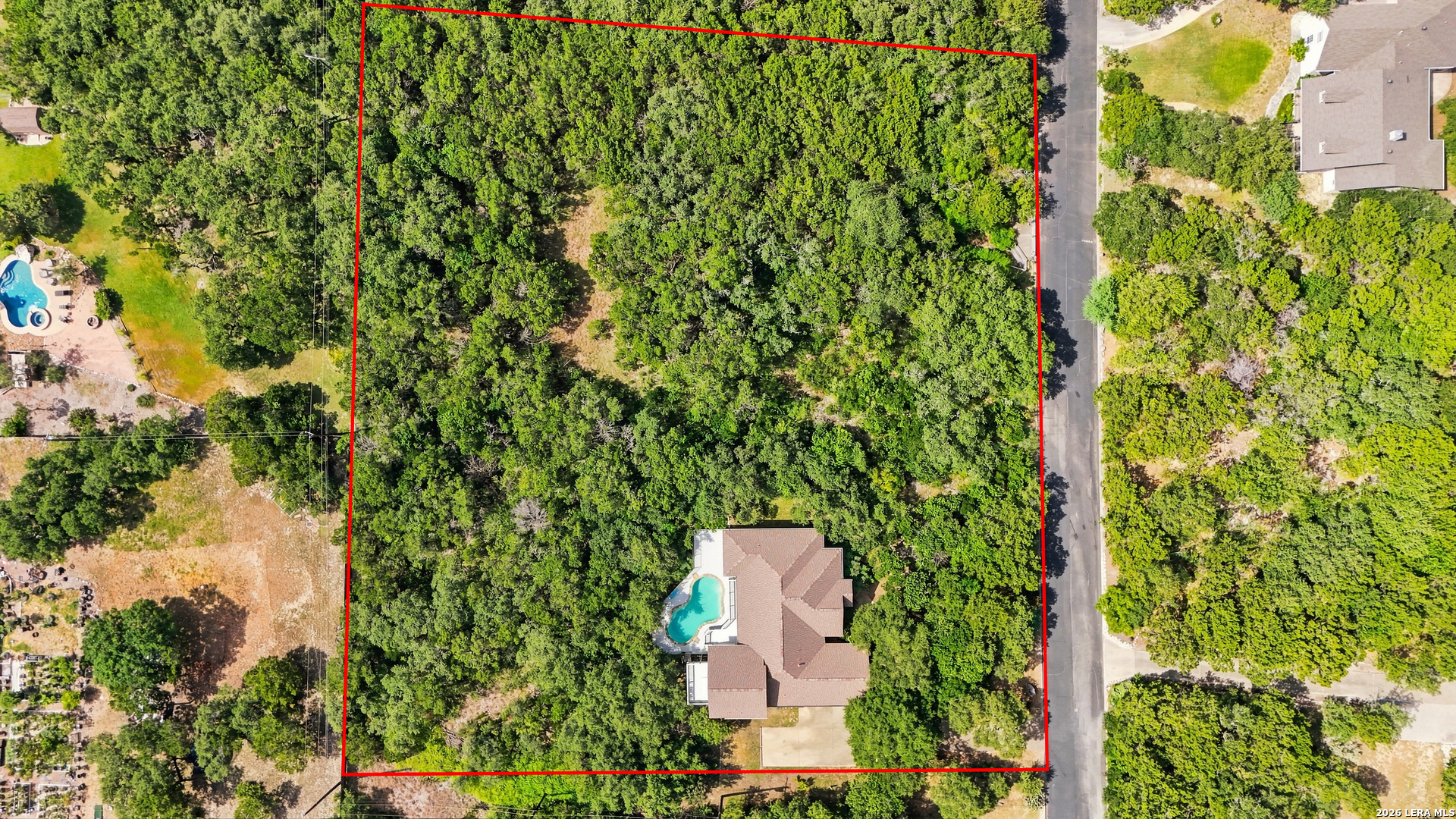 main property photo 29