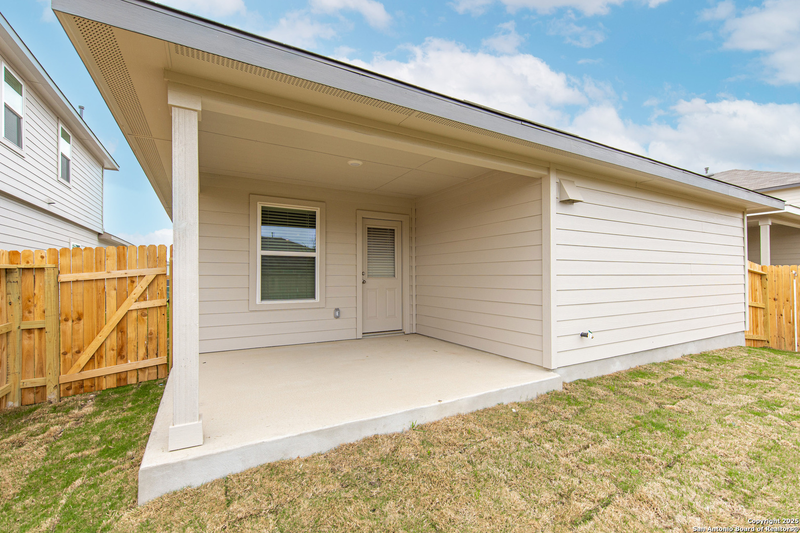 main property photo 18