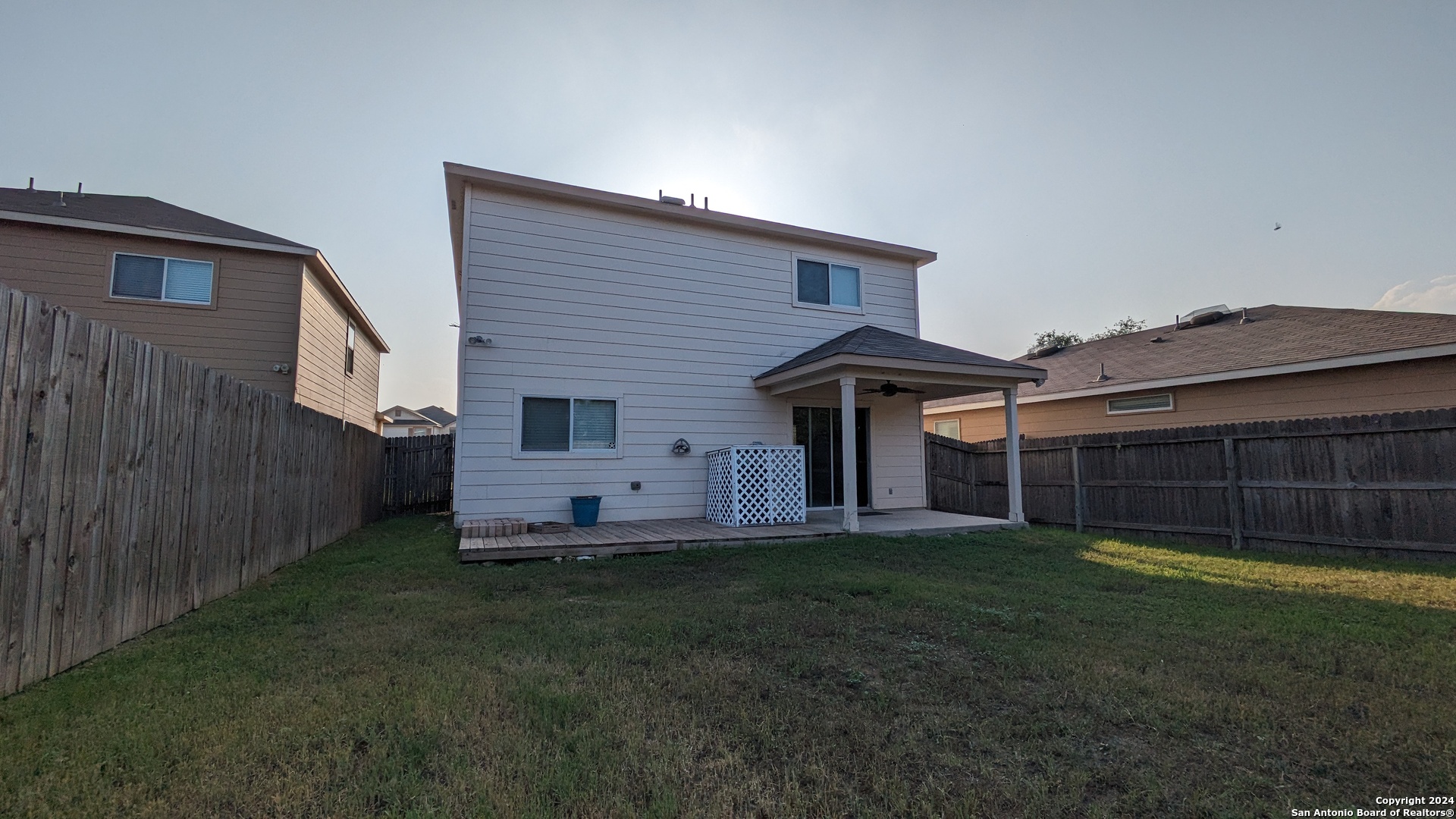main property photo 28