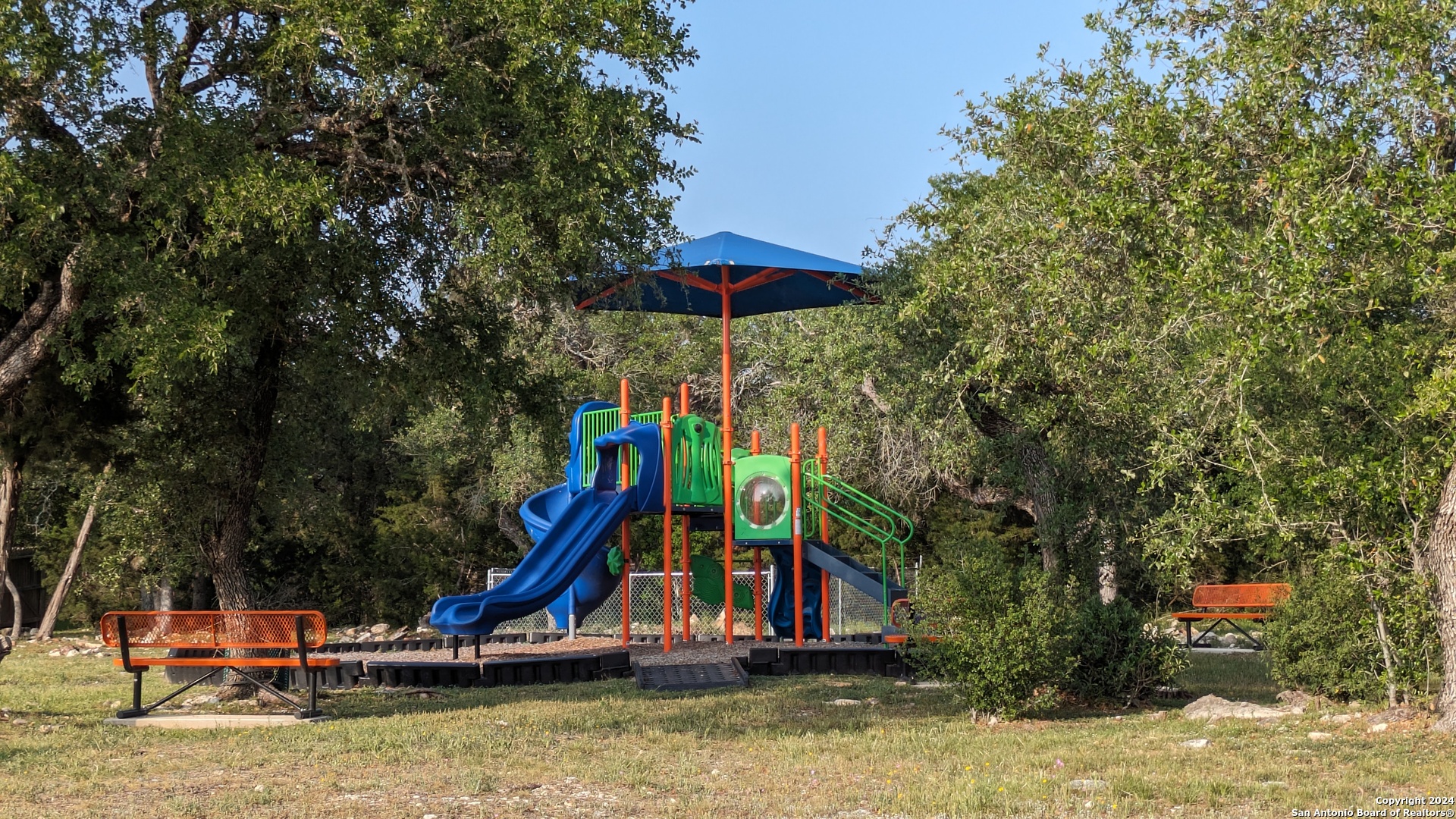 main property photo 30