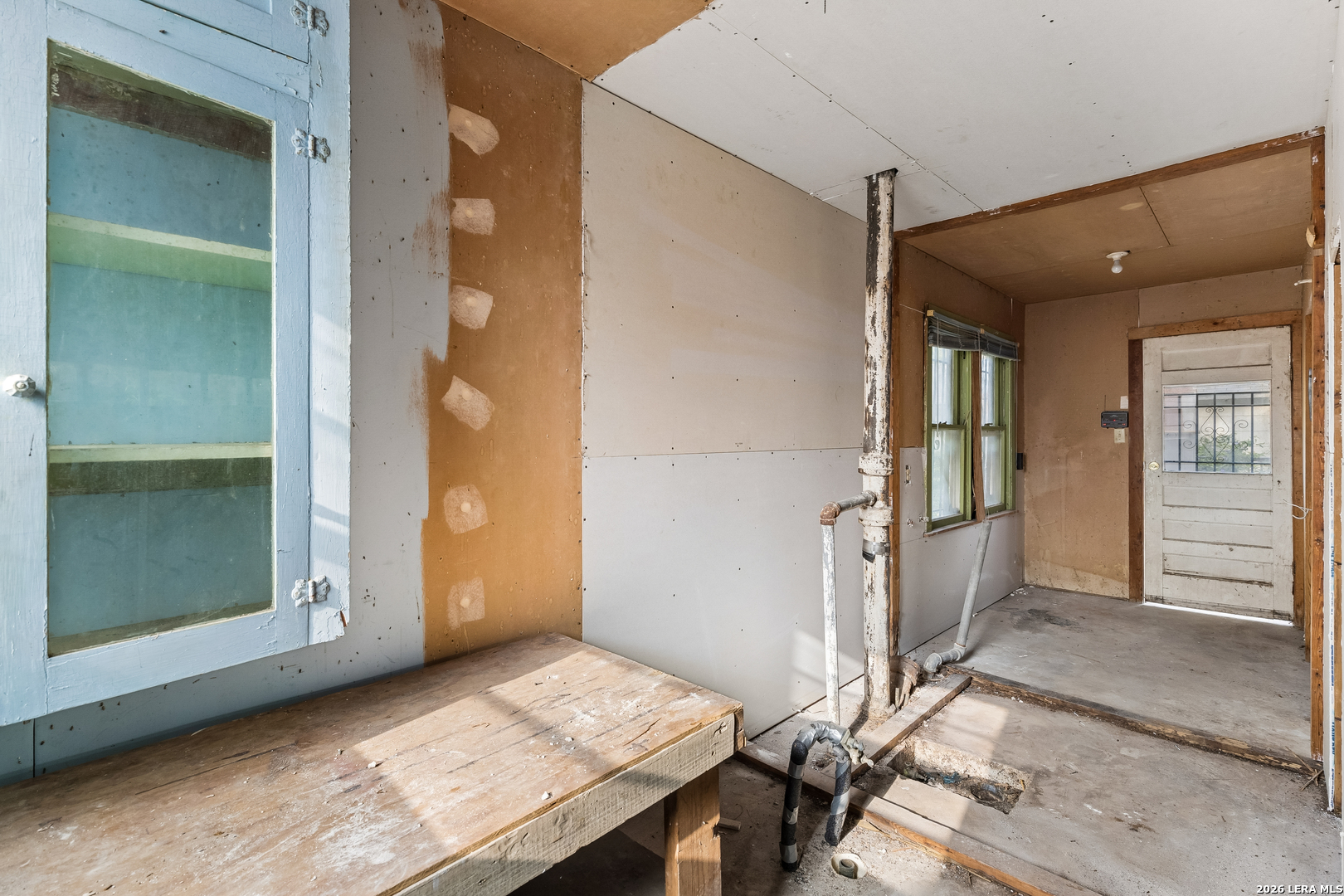 main property photo 40