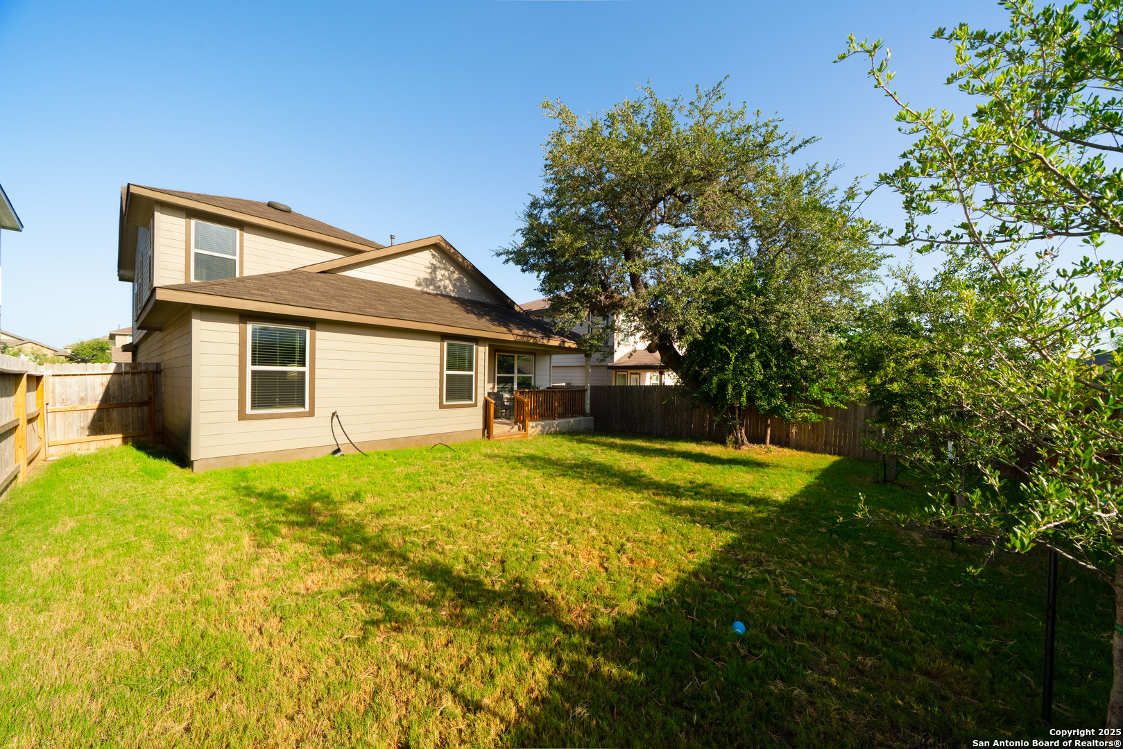 main property photo 25