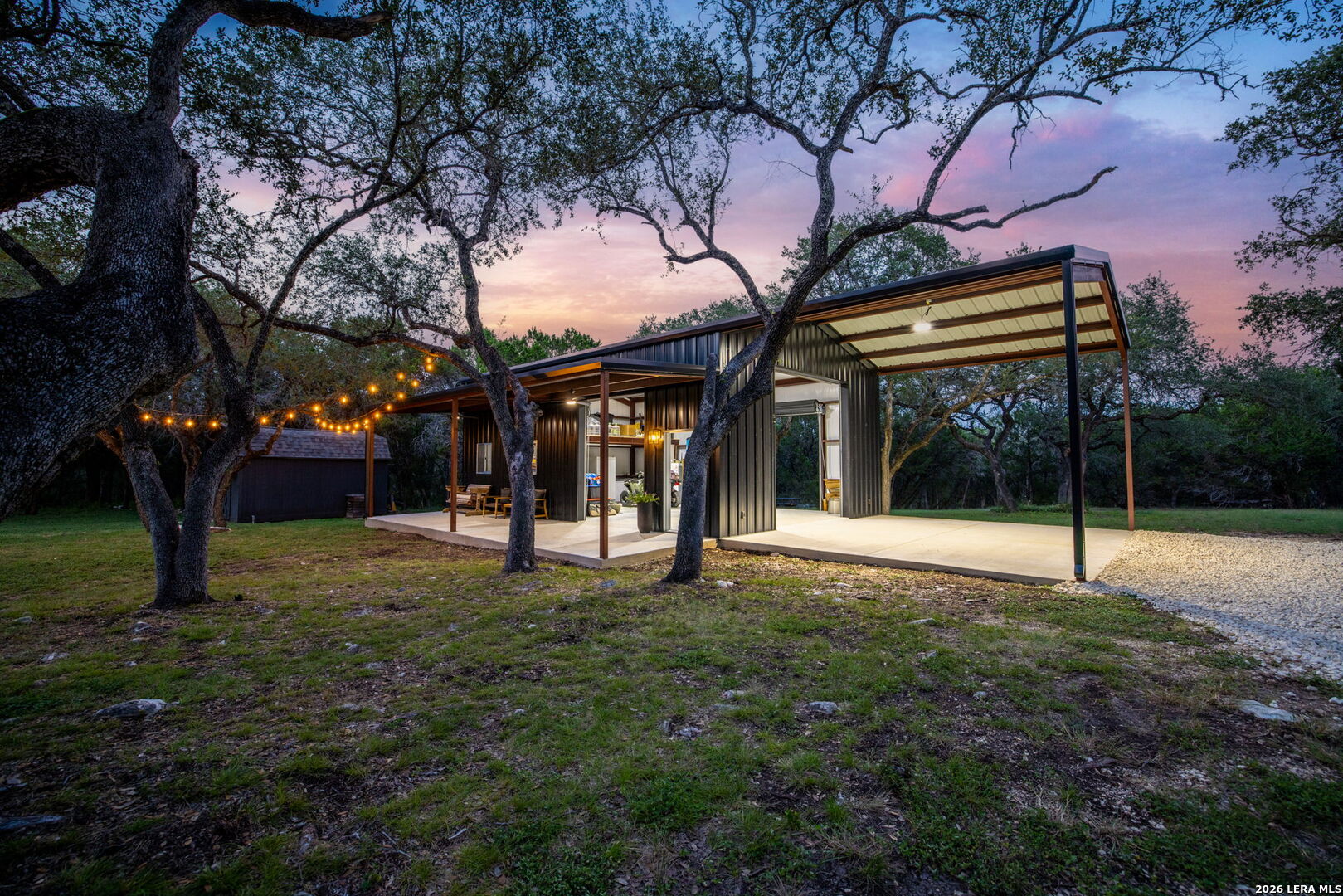 main property photo 13