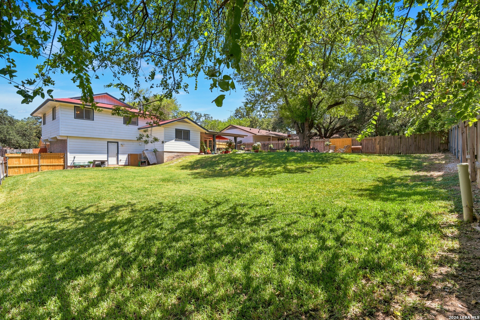 main property photo 28