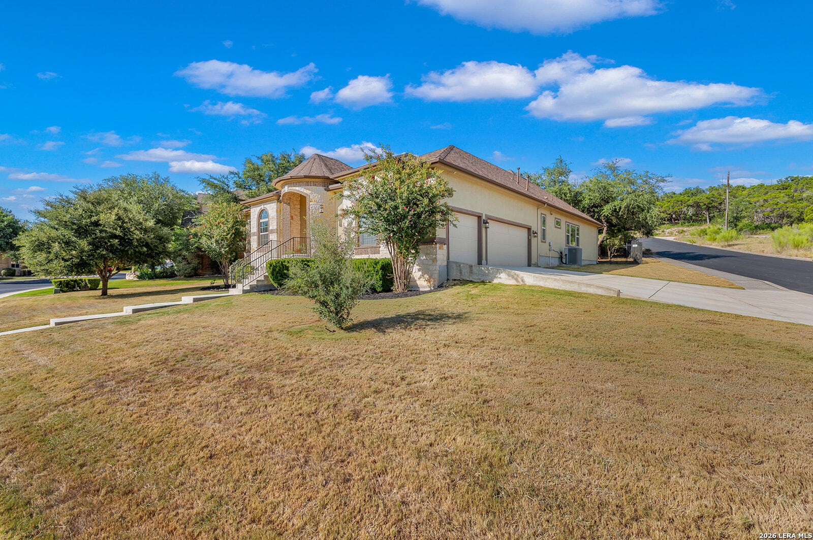 main property photo 40