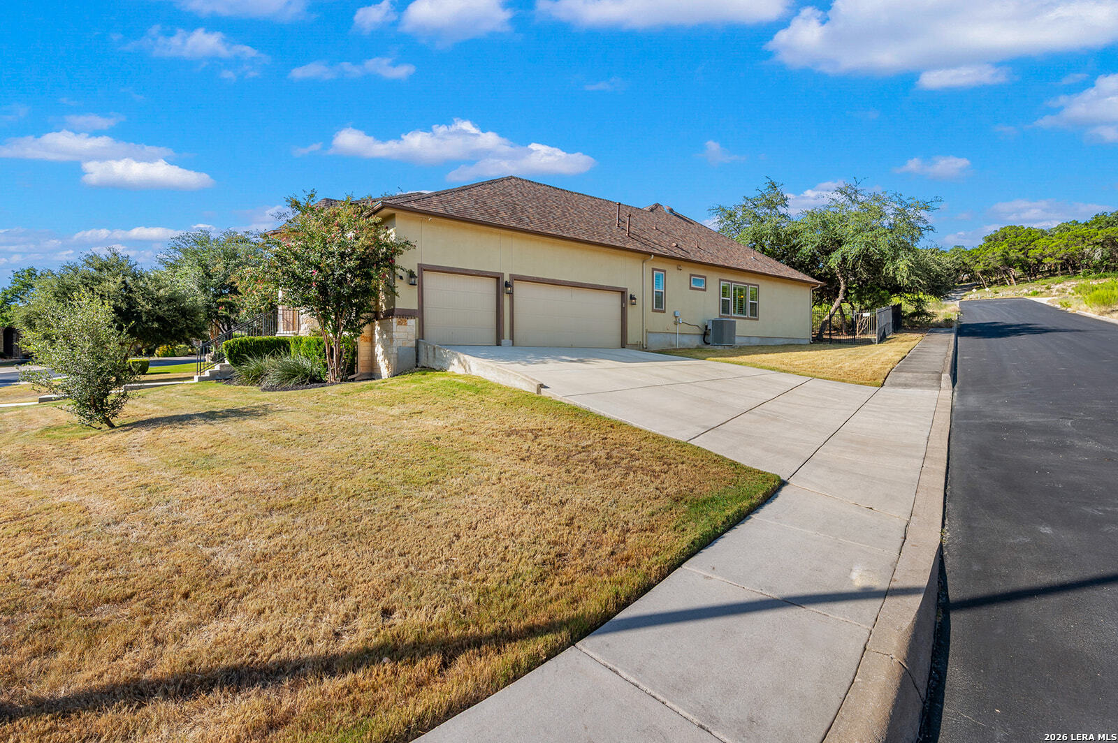 main property photo 41