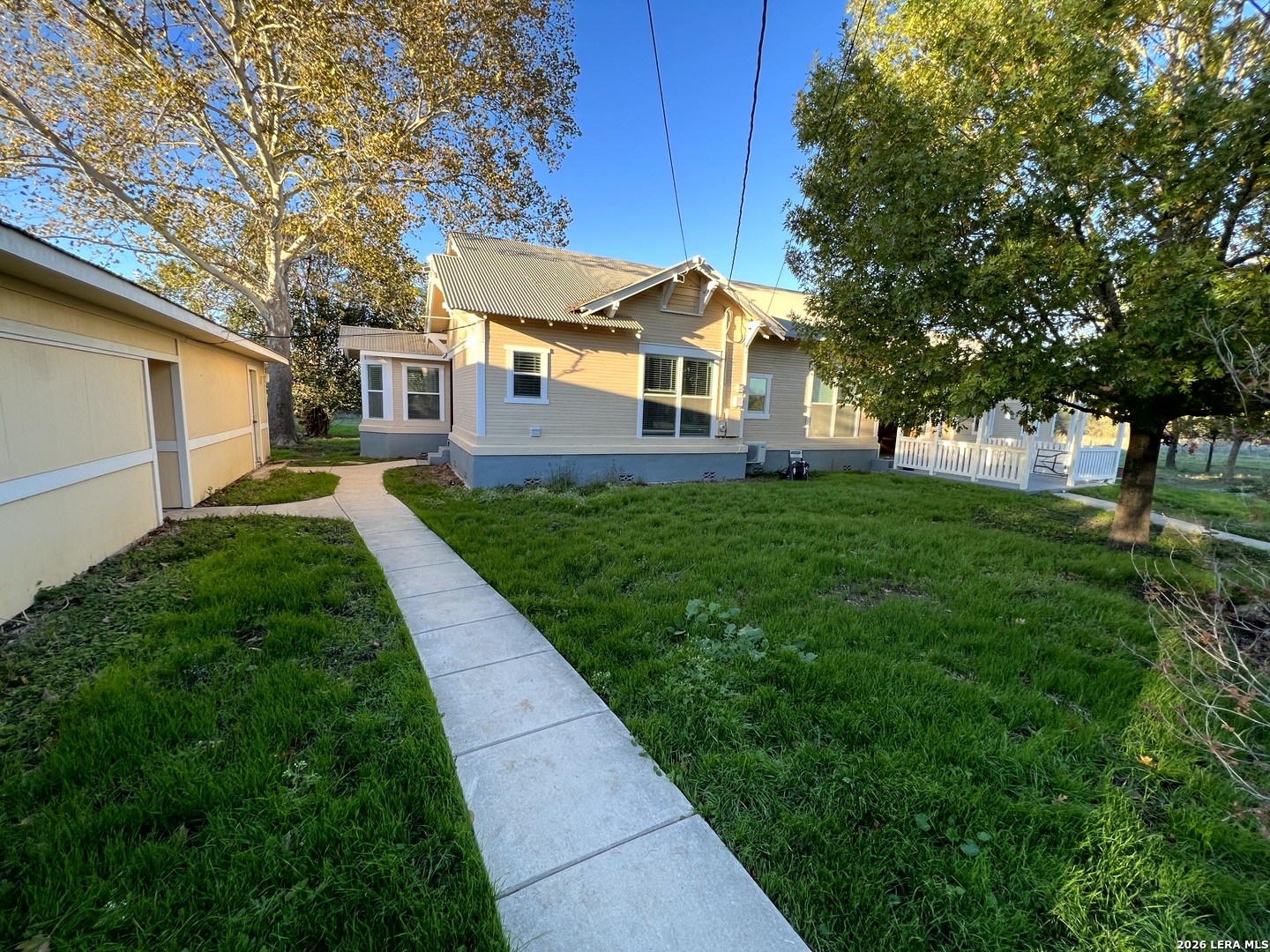 main property photo 3