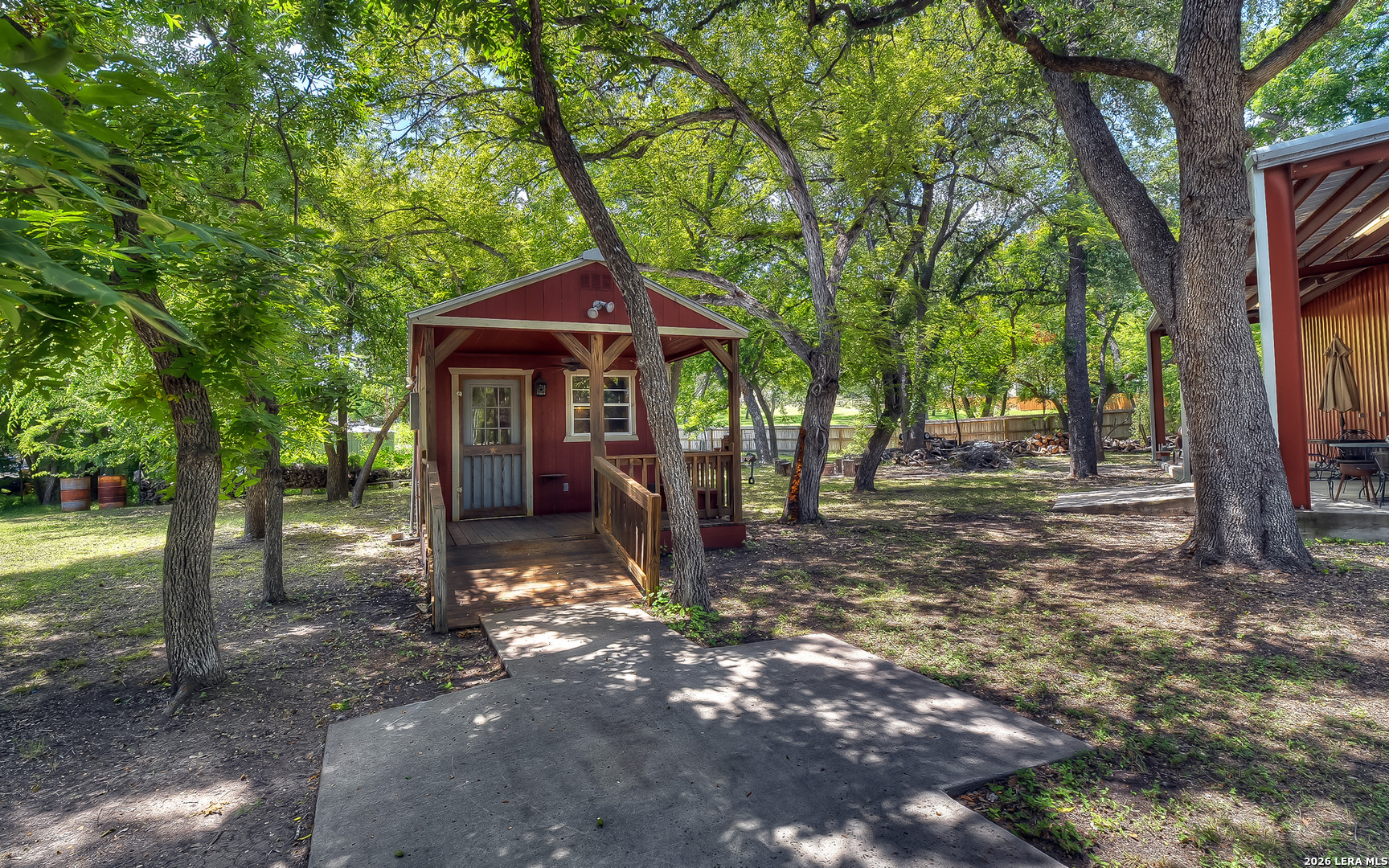 main property photo 5