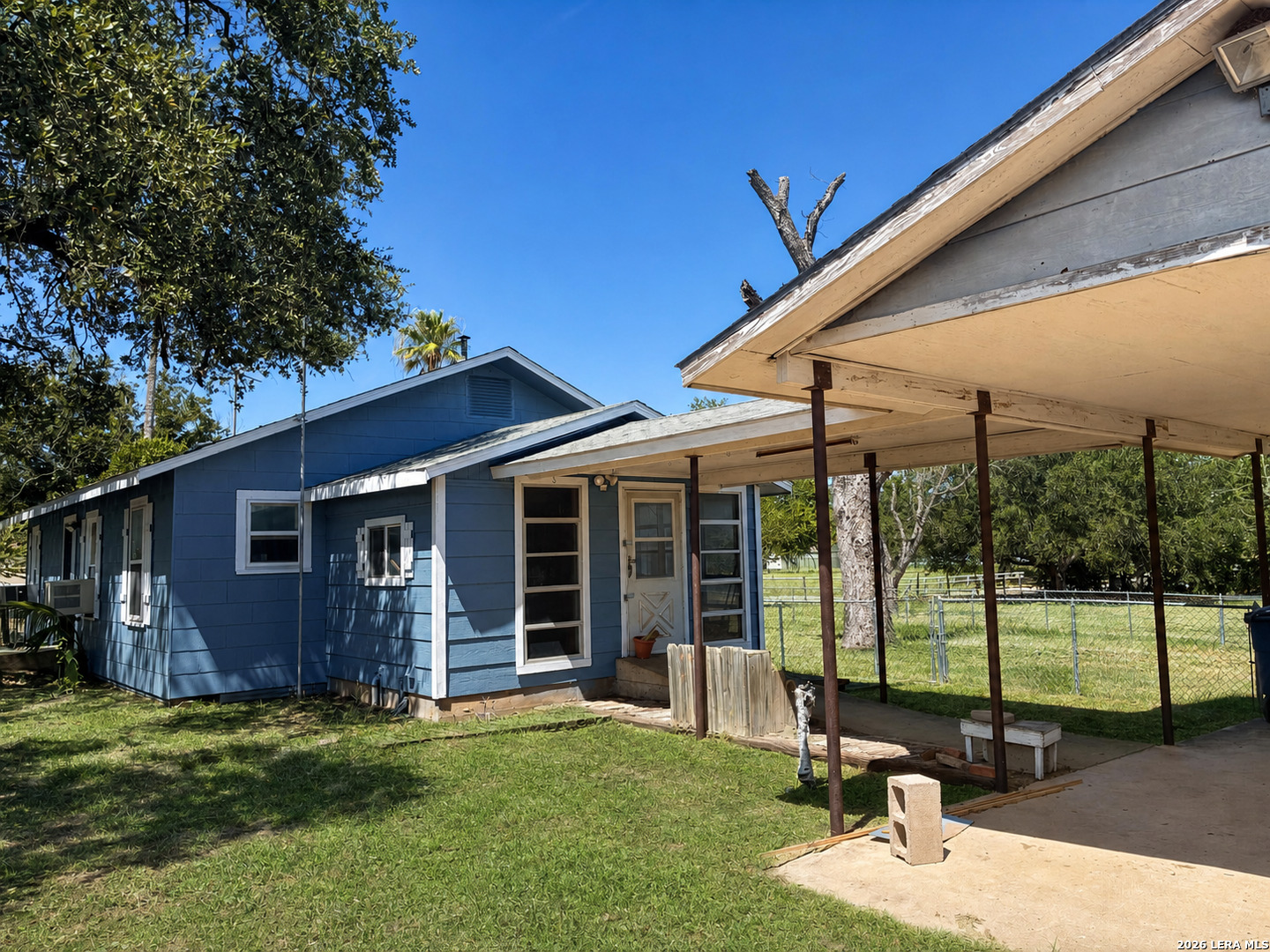 main property photo 10