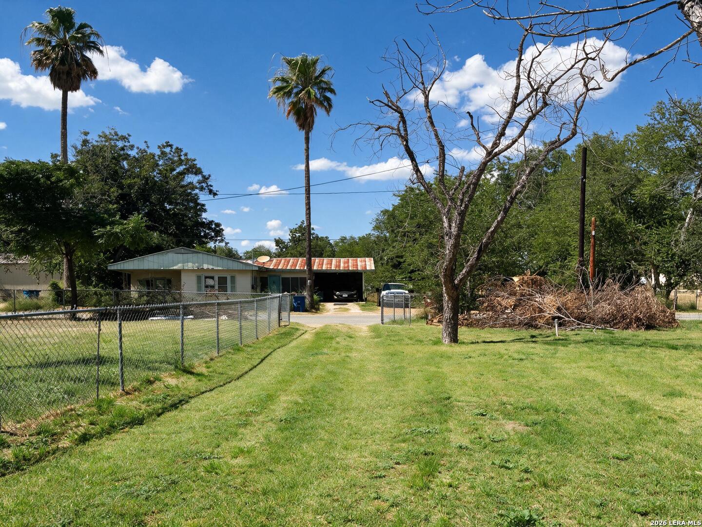 main property photo 11