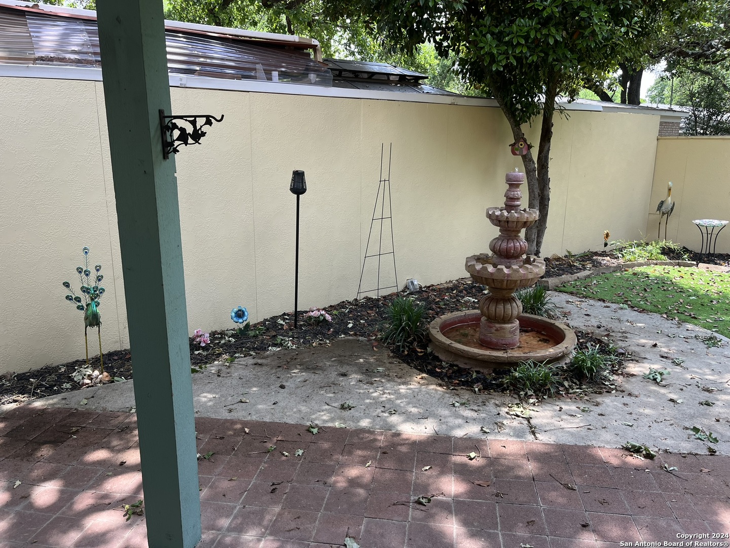 main property photo 31
