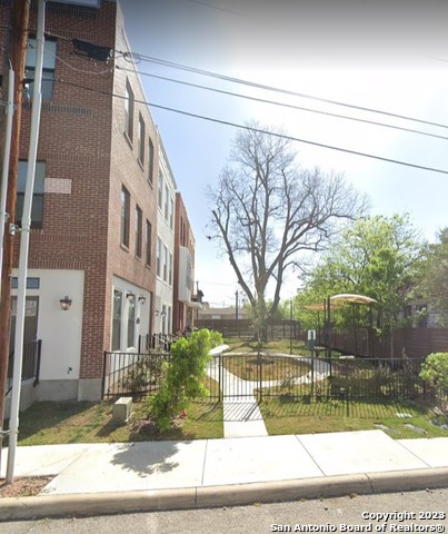 main property photo 9