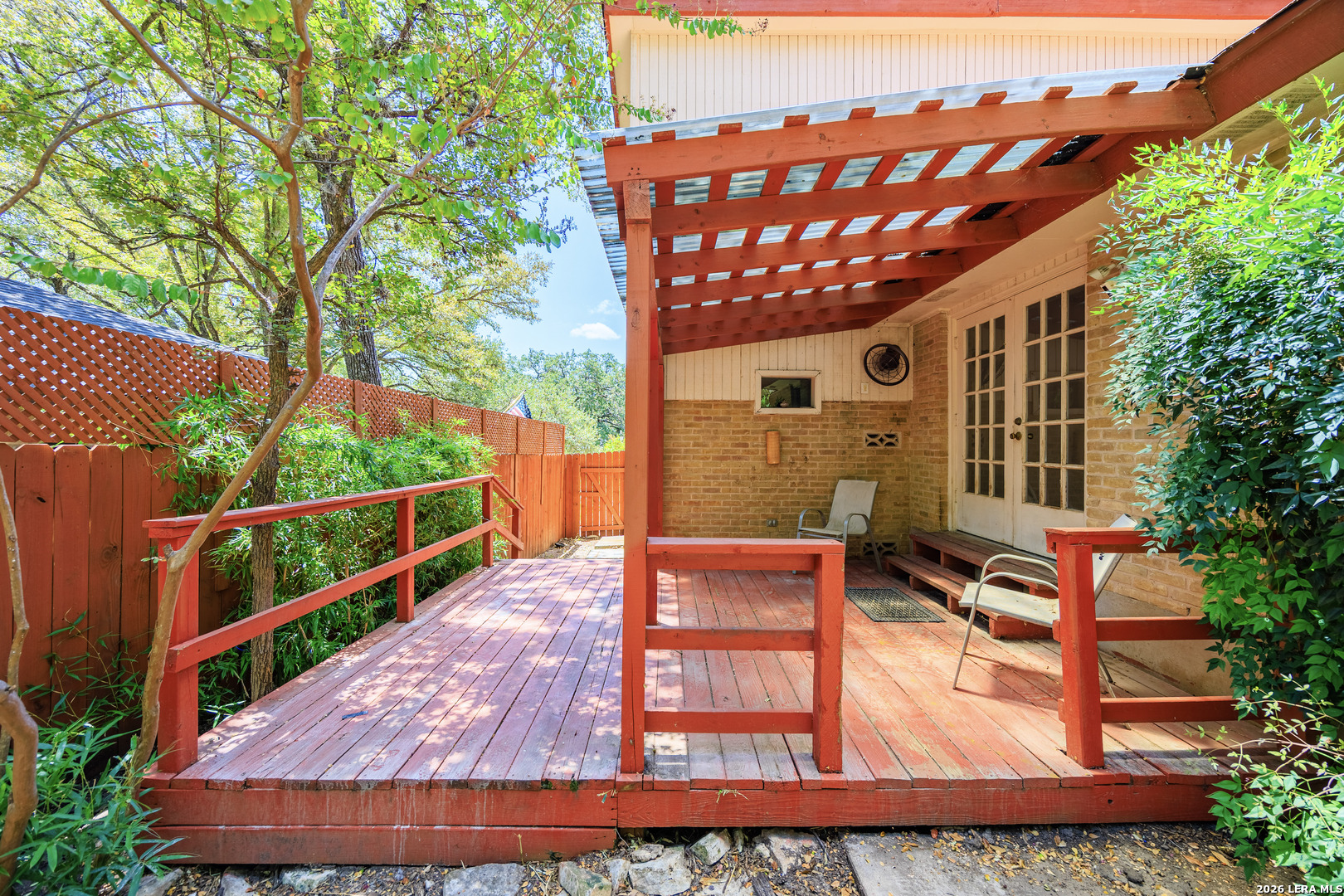main property photo 40