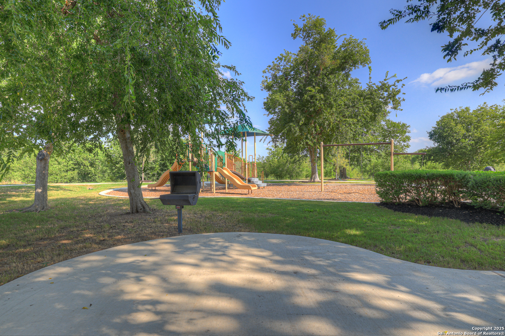 main property photo 25