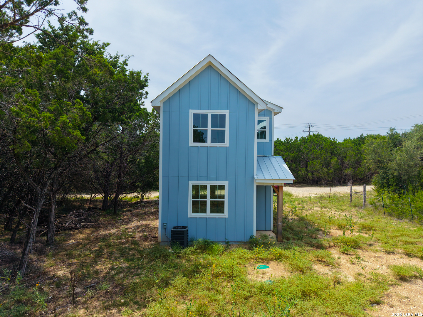 main property photo 17