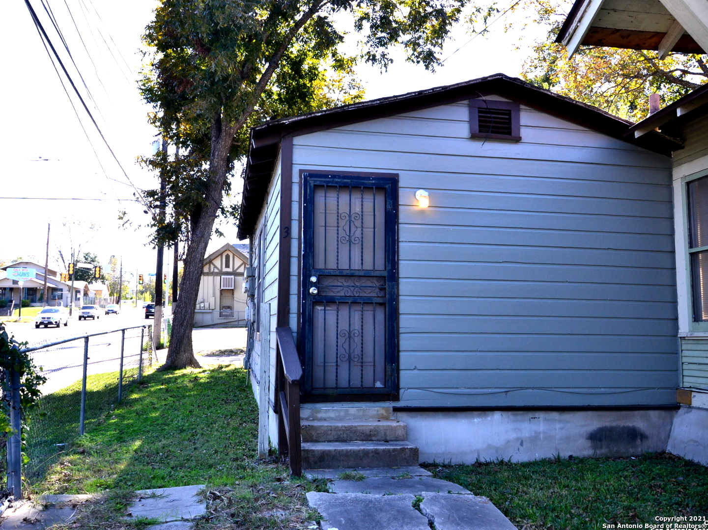 main property photo 11