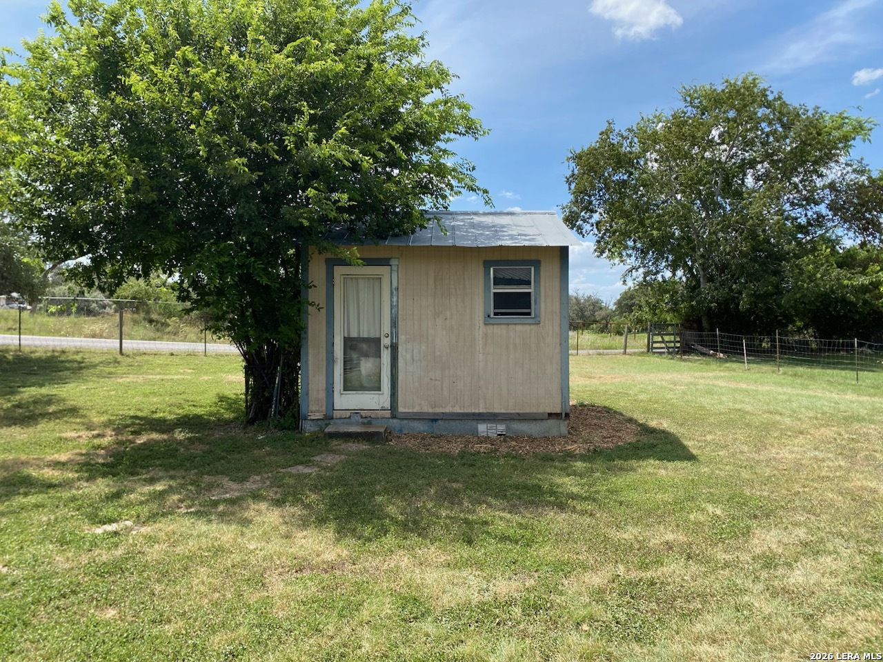 main property photo 10