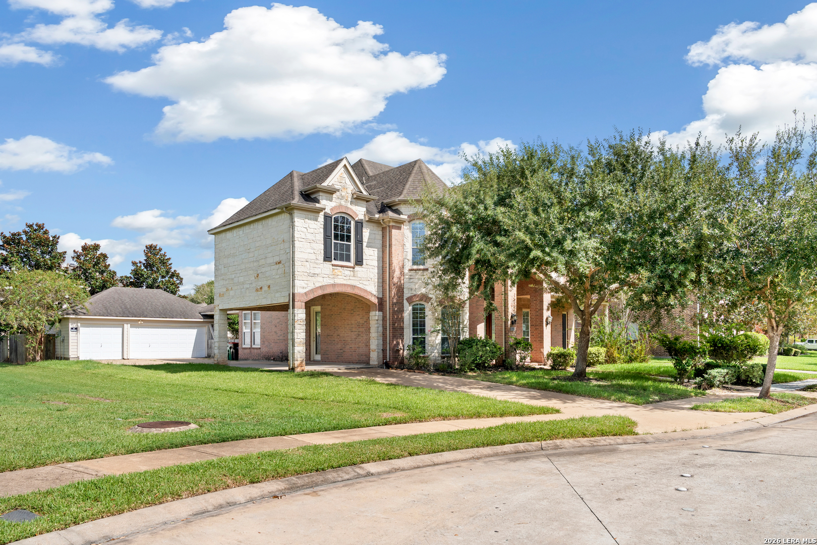 main property photo 12