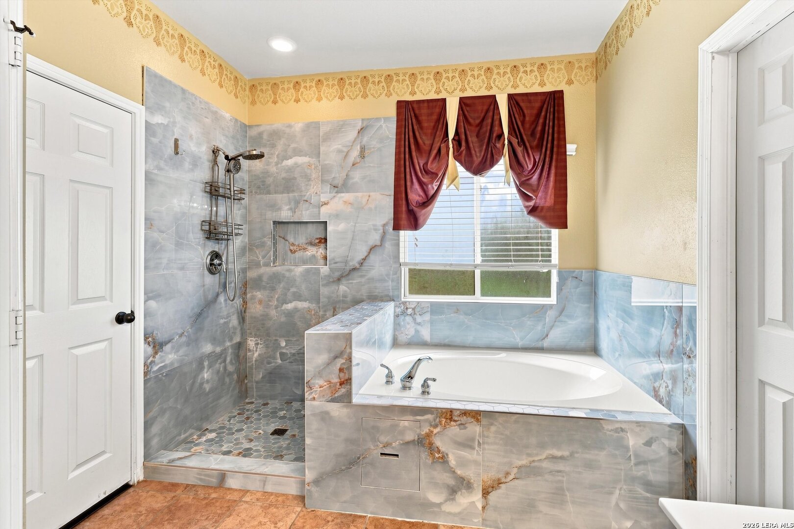 main property photo 20
