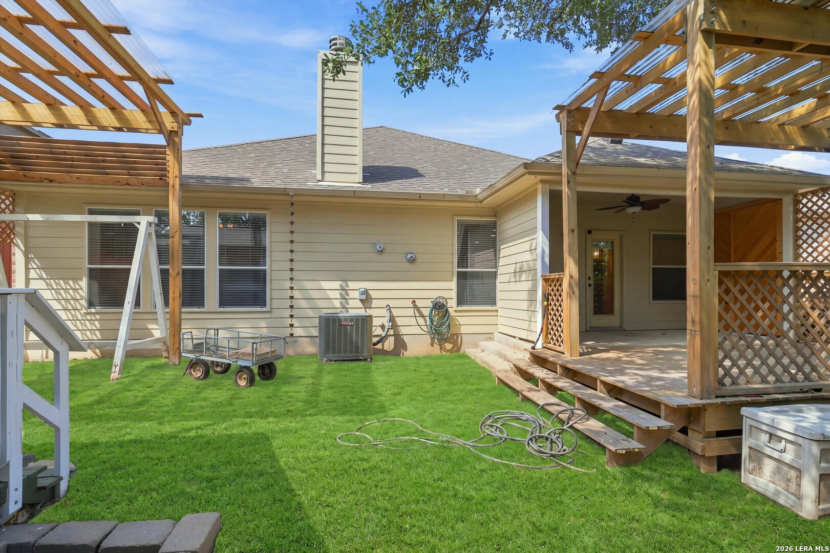 main property photo 28