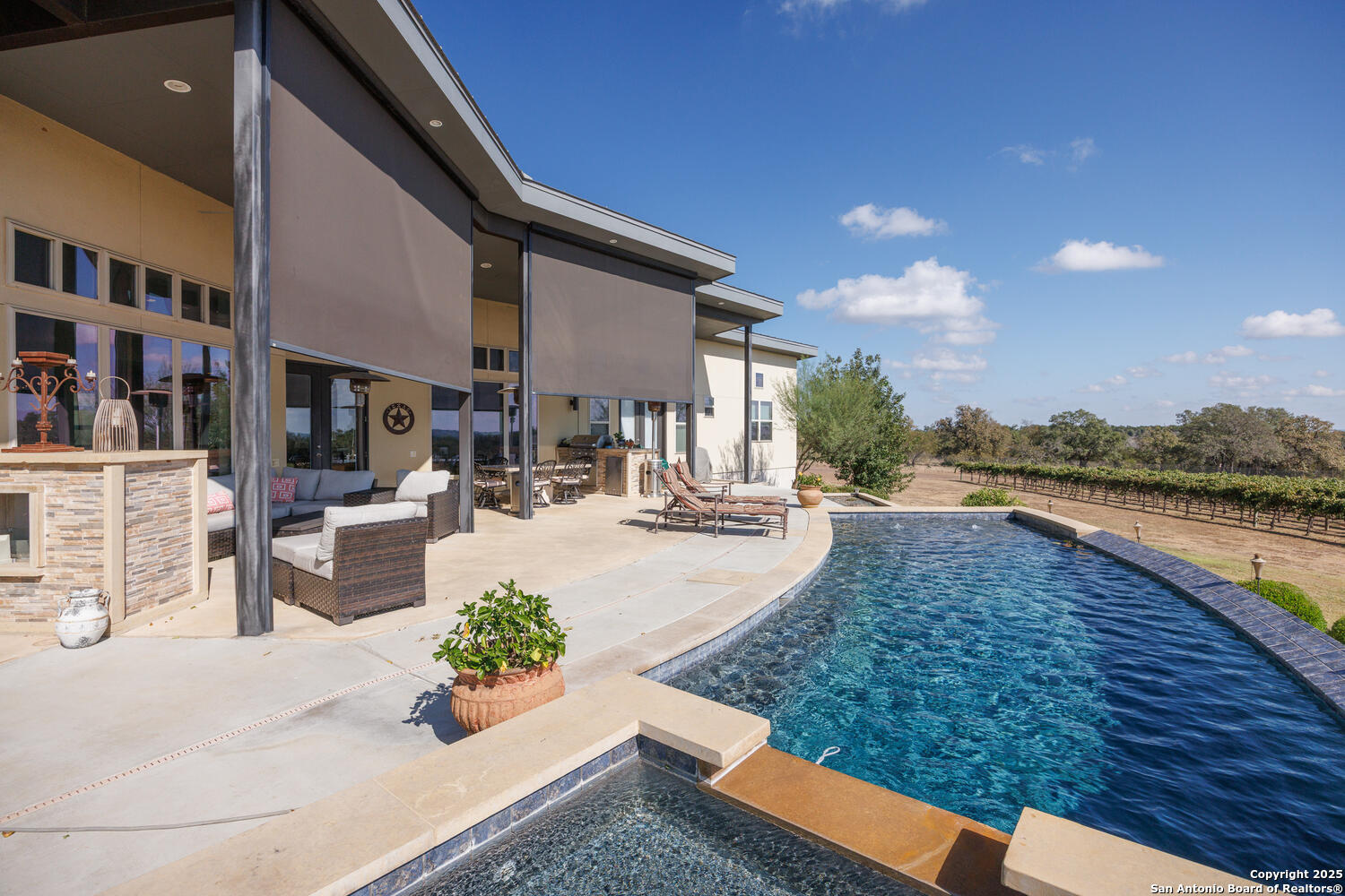 main property photo 37