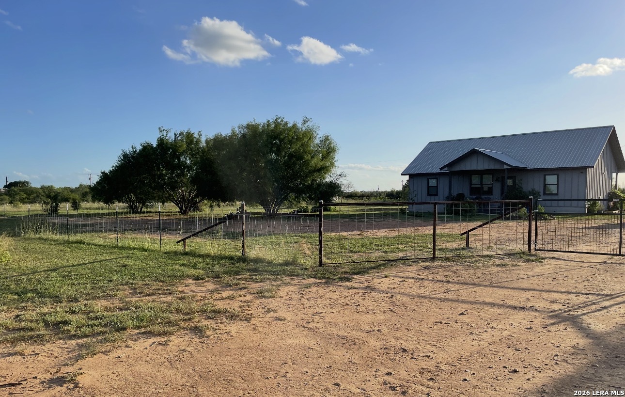 main property photo 8