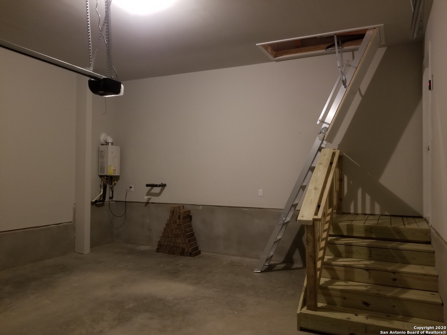 main property photo 21