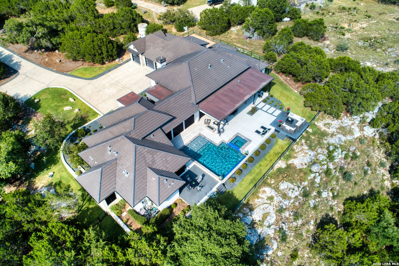 main property photo 17