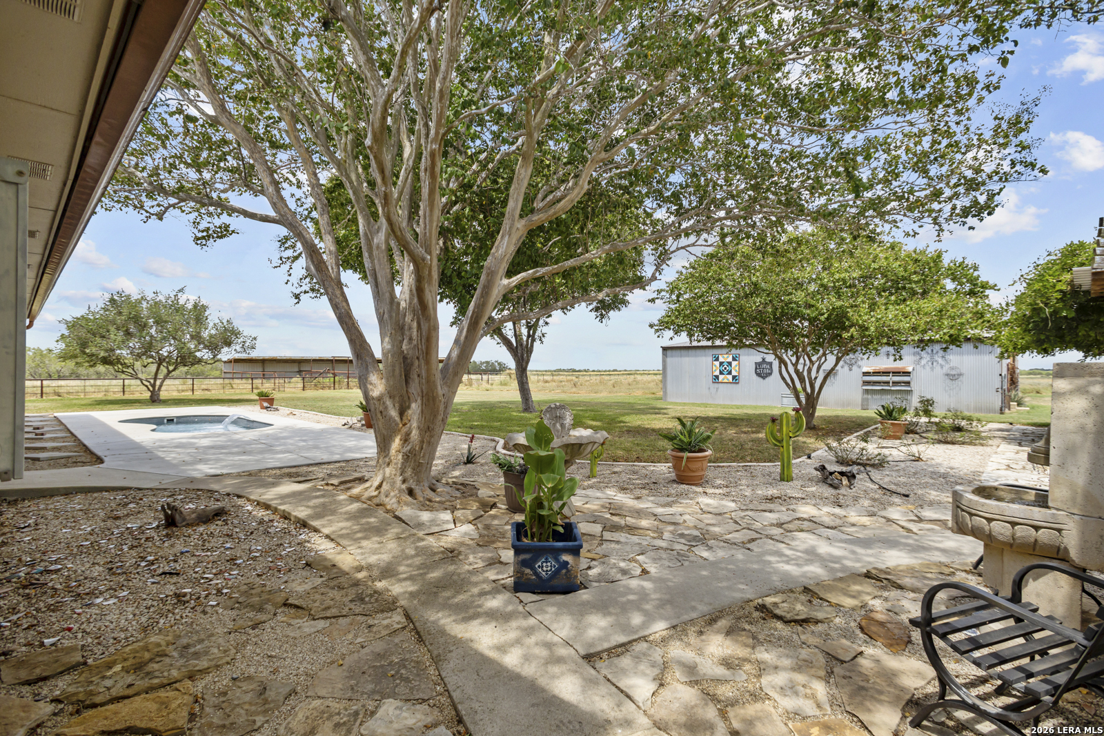 main property photo 40