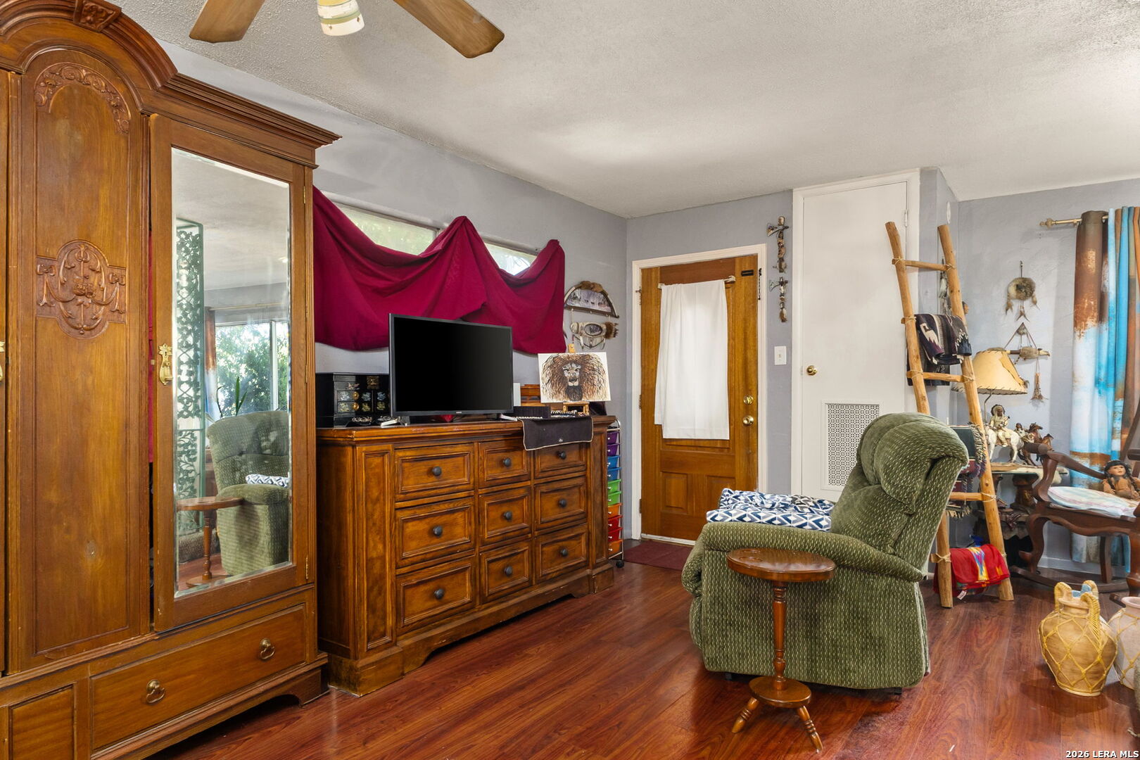 main property photo 22