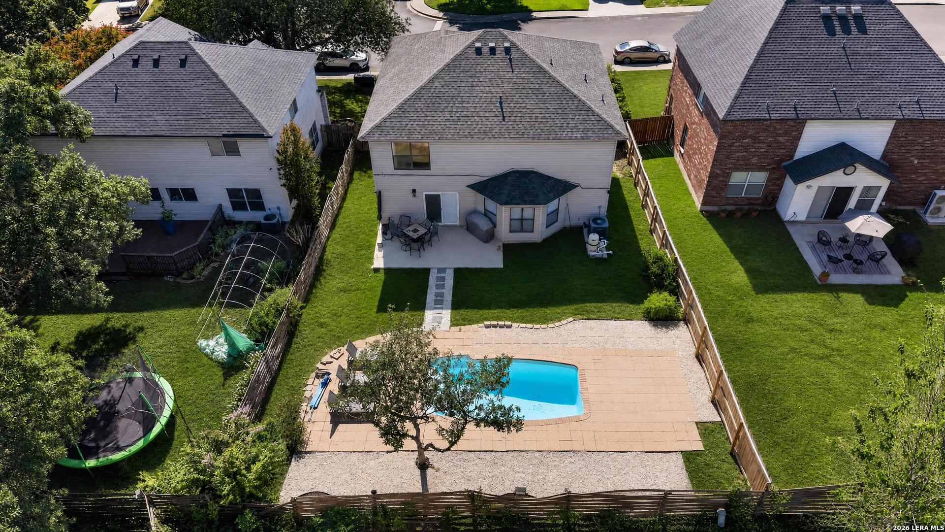 main property photo 14