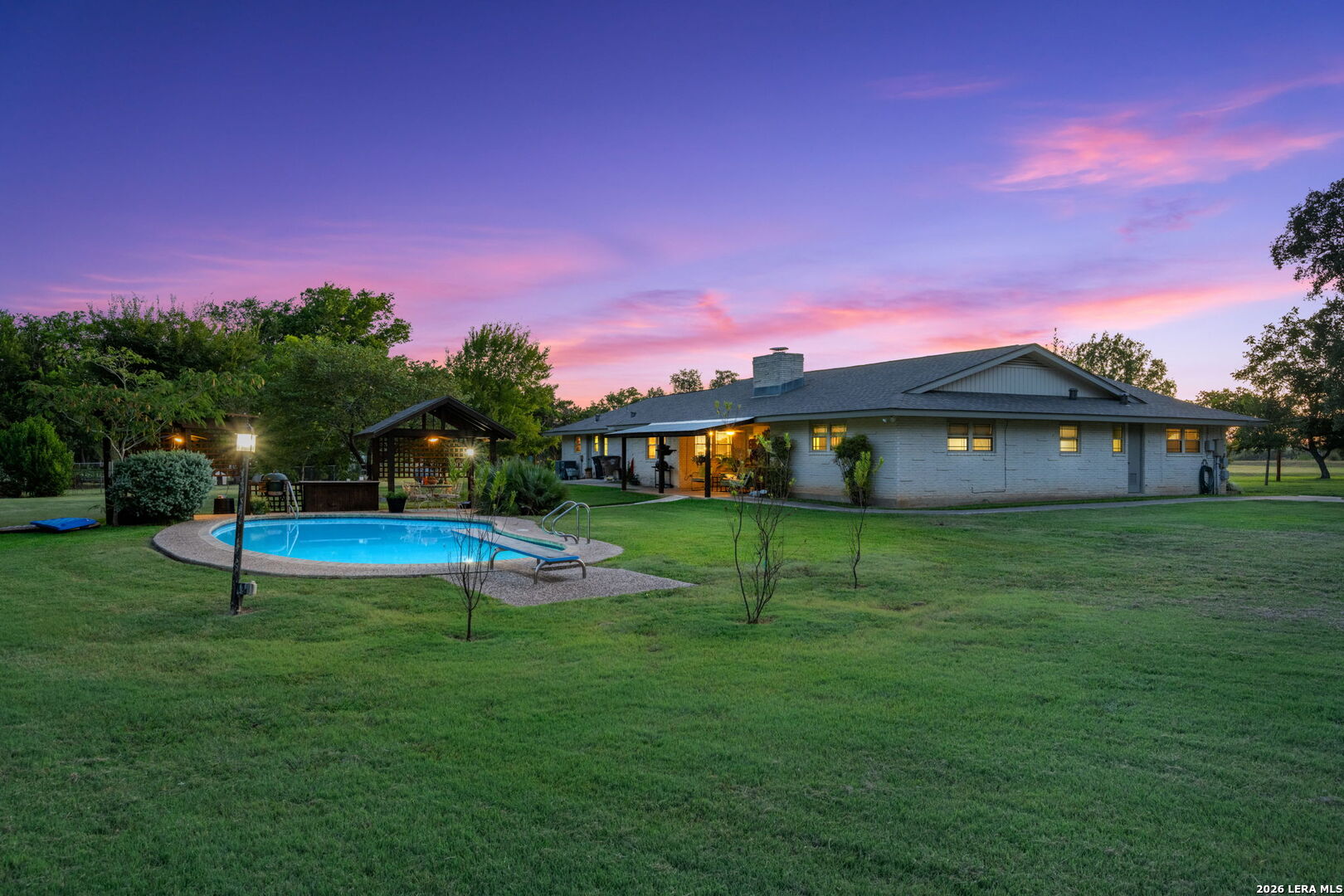 main property photo 39
