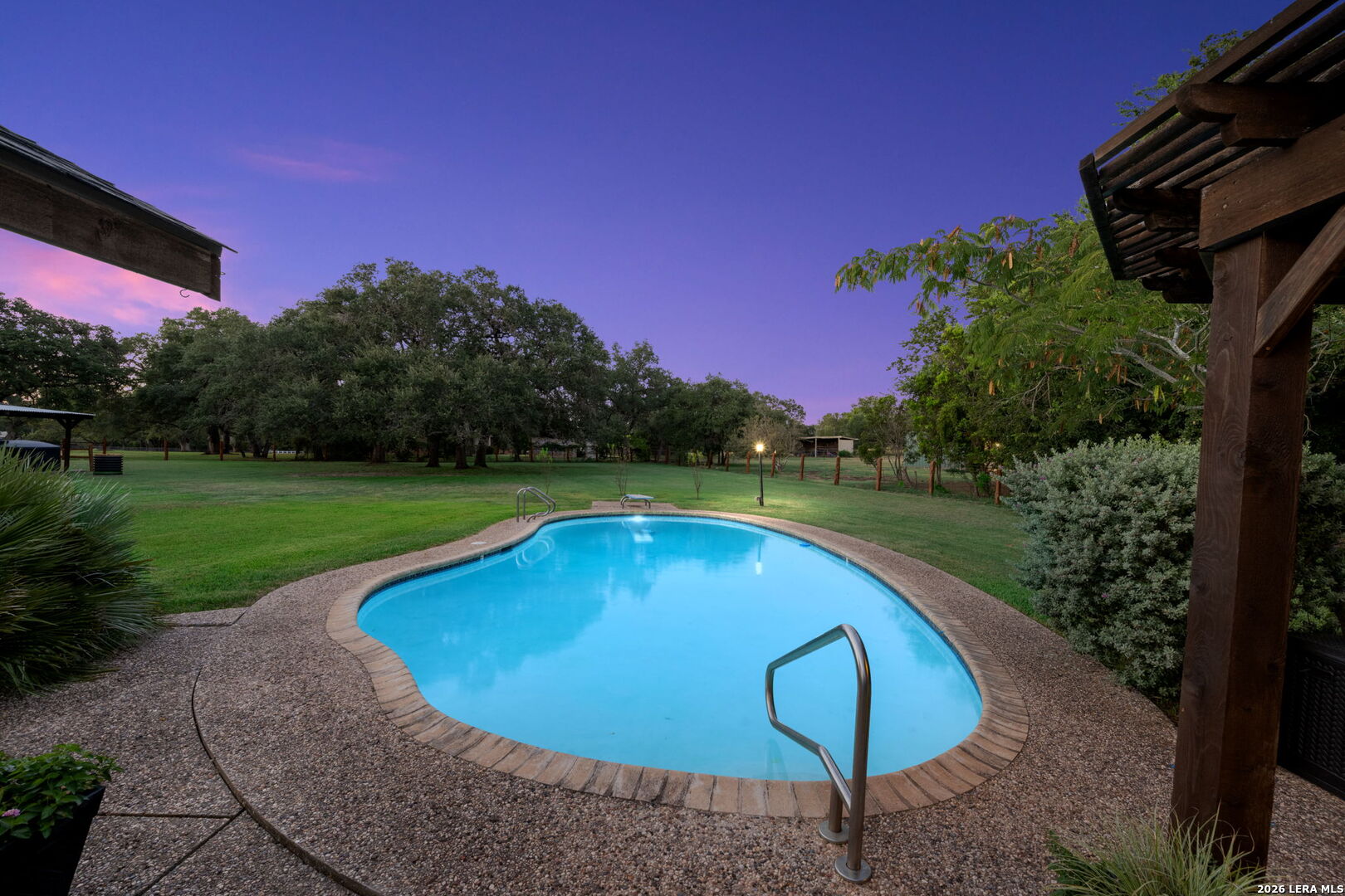 main property photo 41