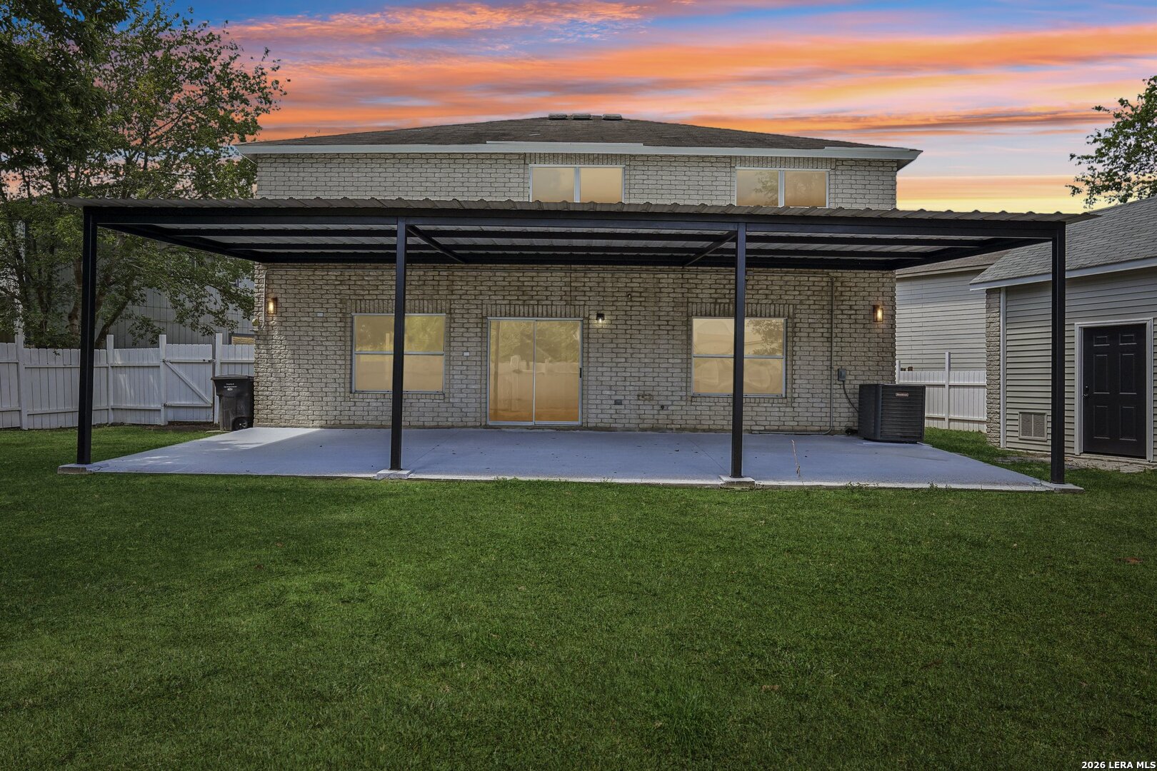 main property photo 8