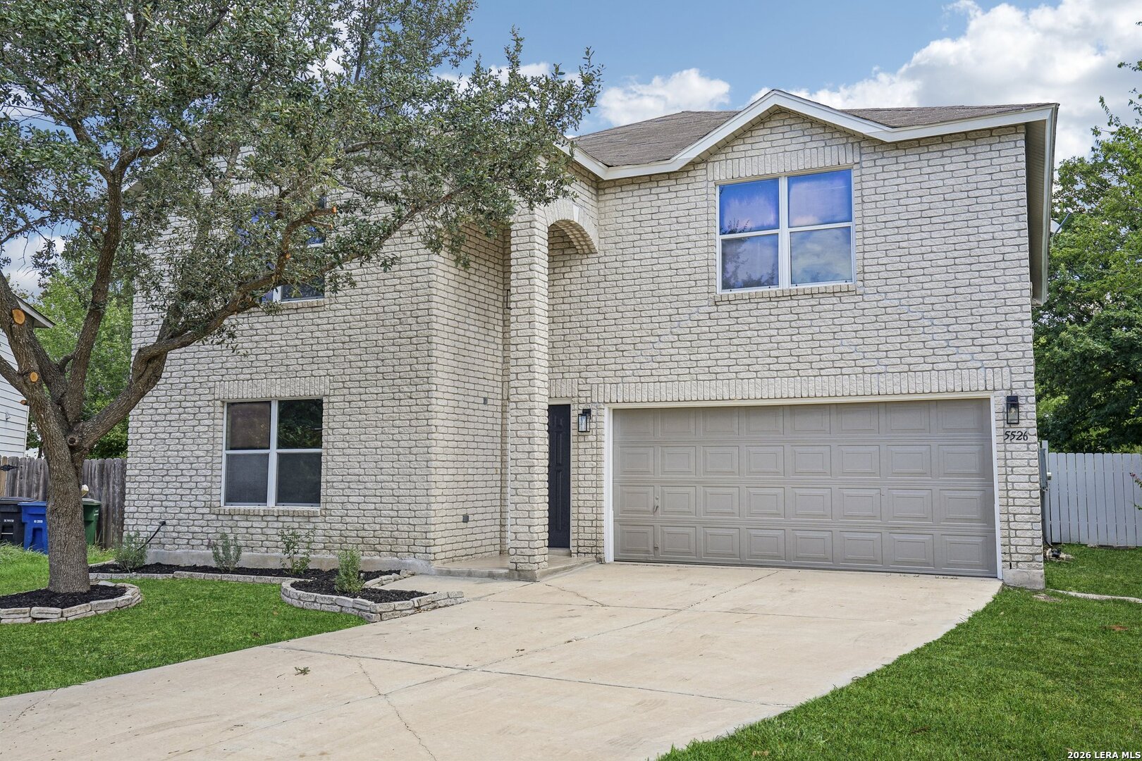 main property photo 9