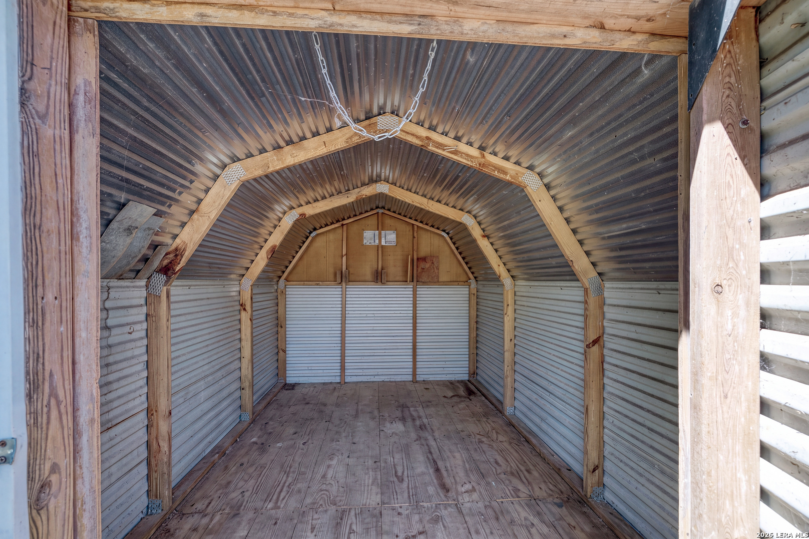 main property photo 25