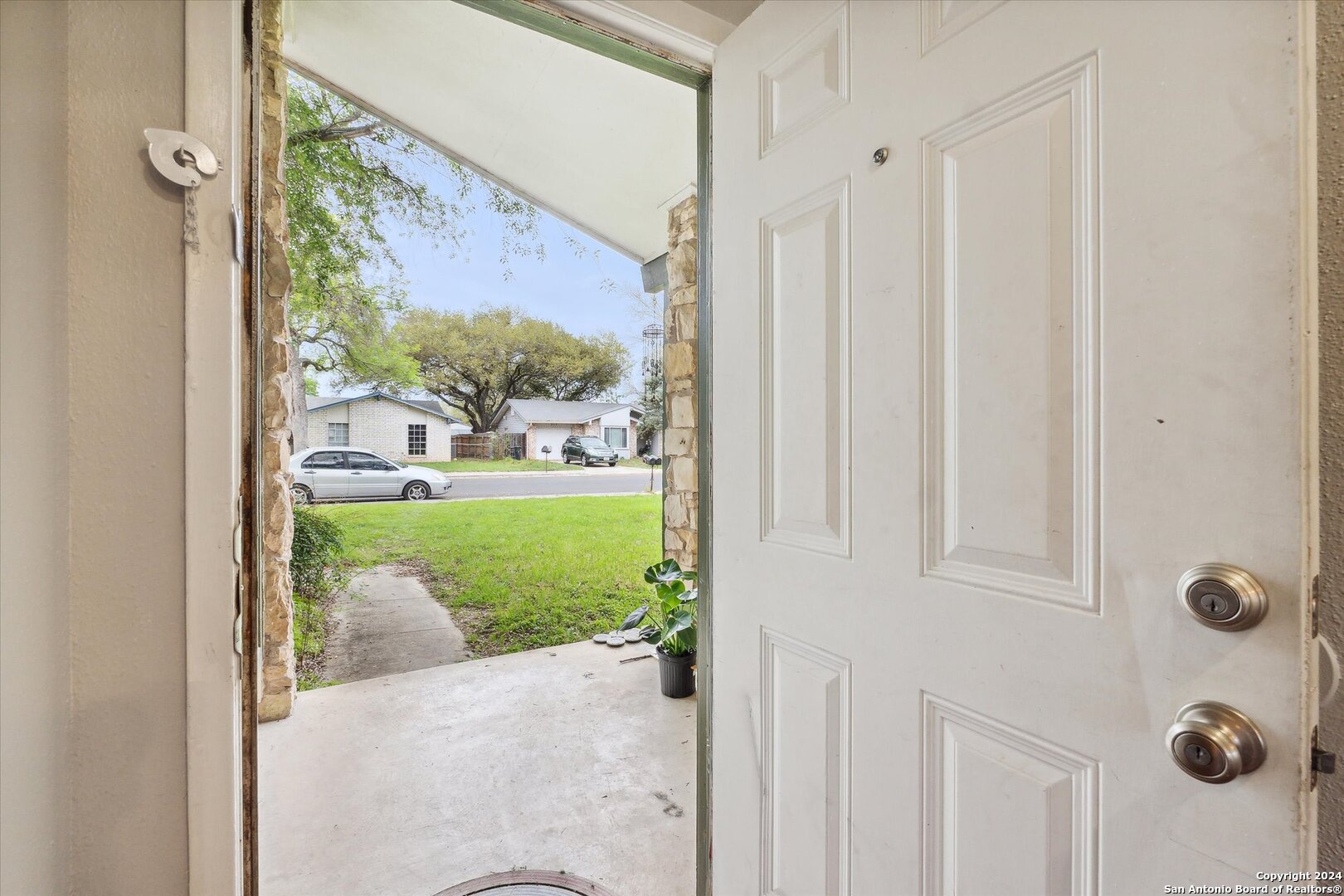 main property photo 4