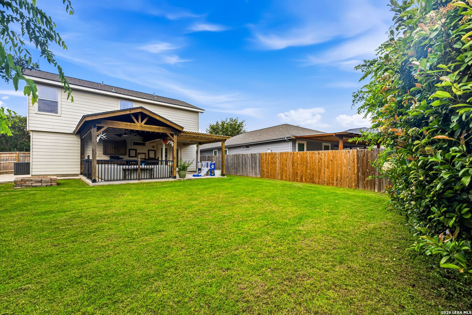 main property photo 28
