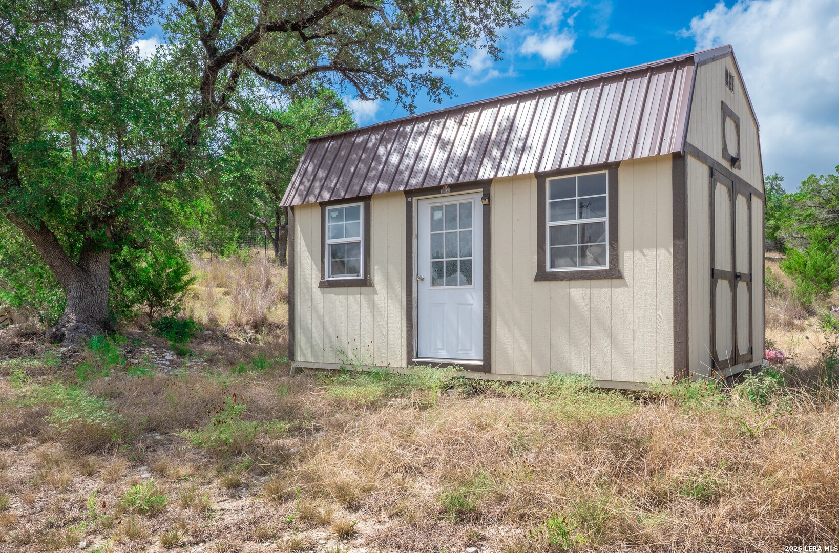 main property photo 27