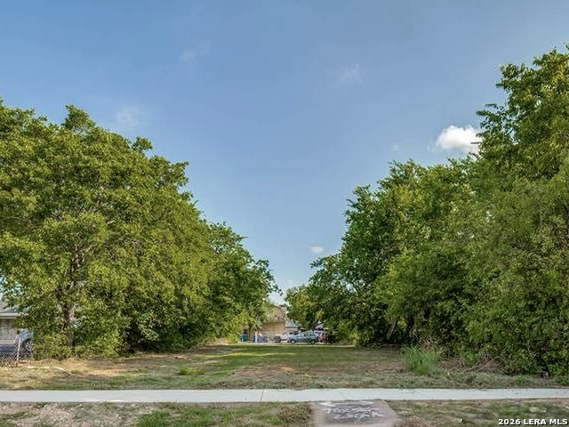 main property photo 9