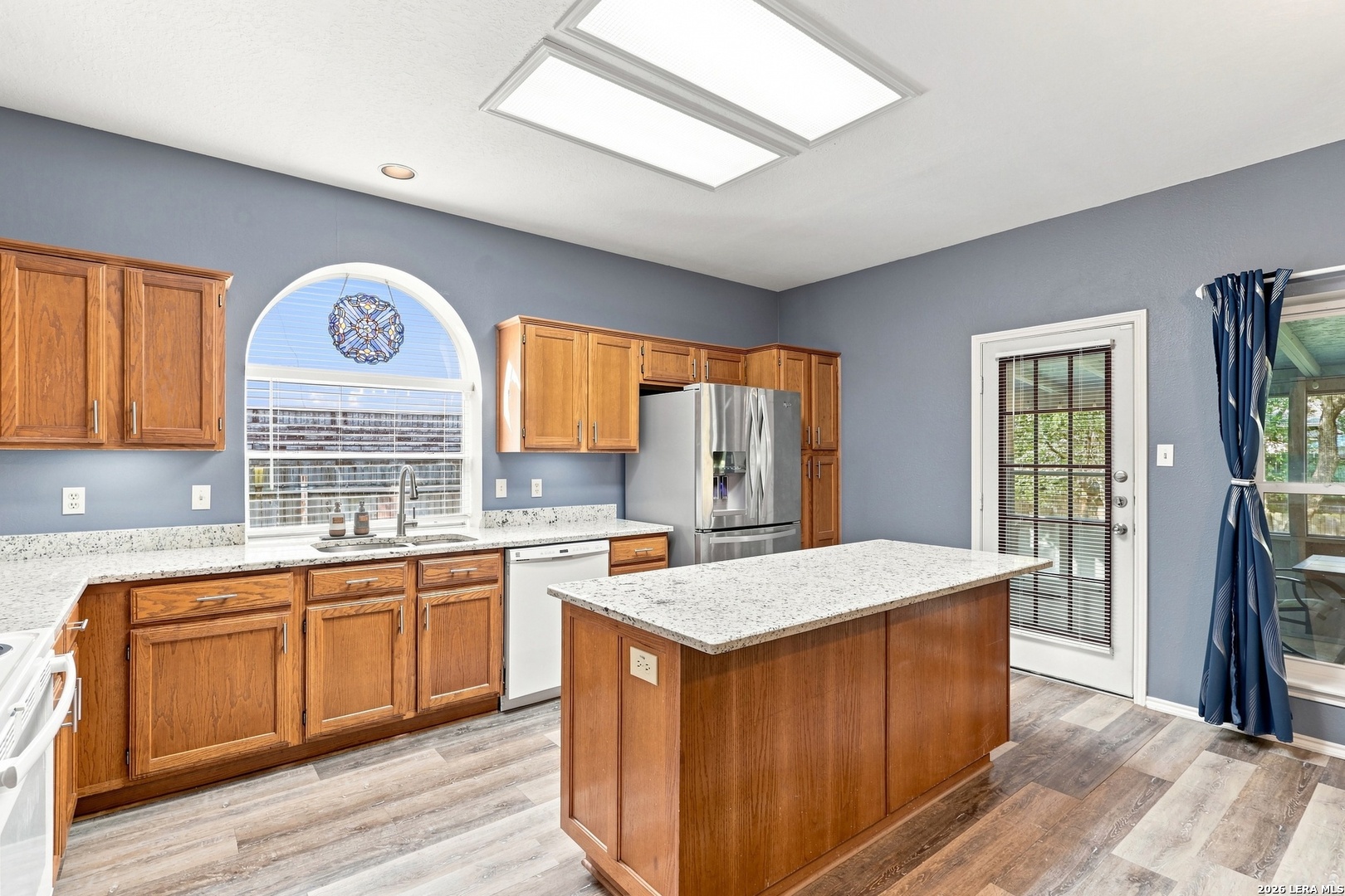 main property photo 10