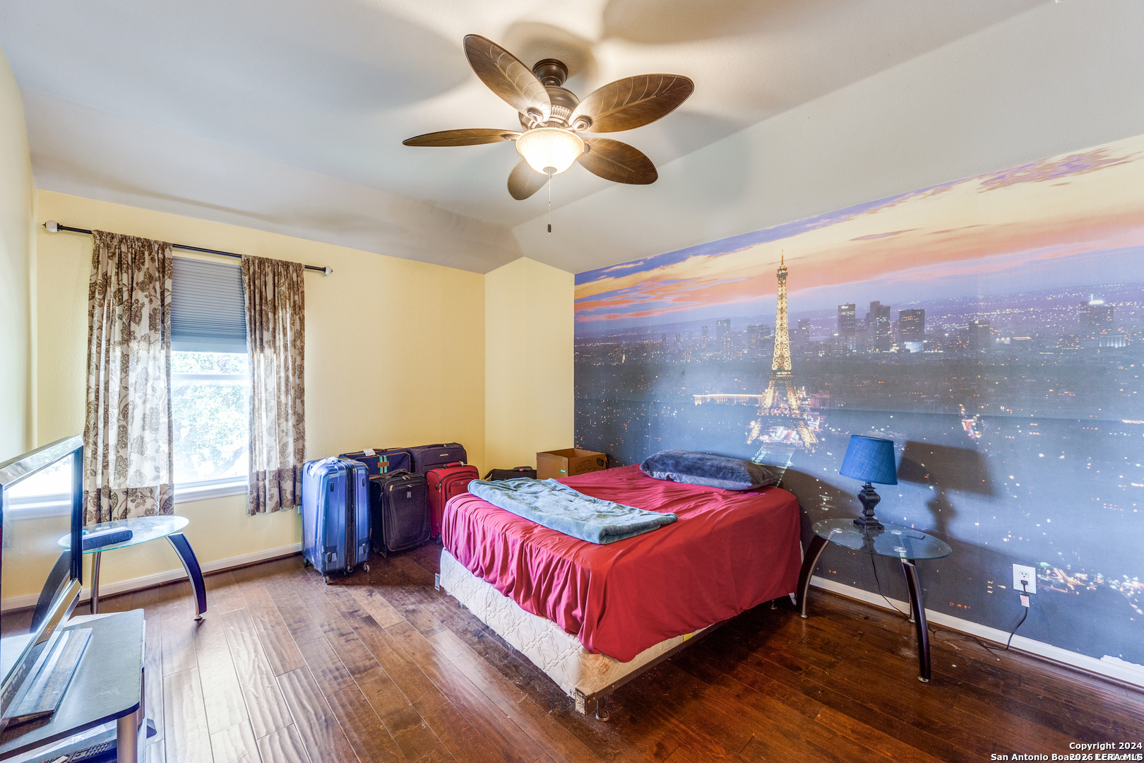 main property photo 11