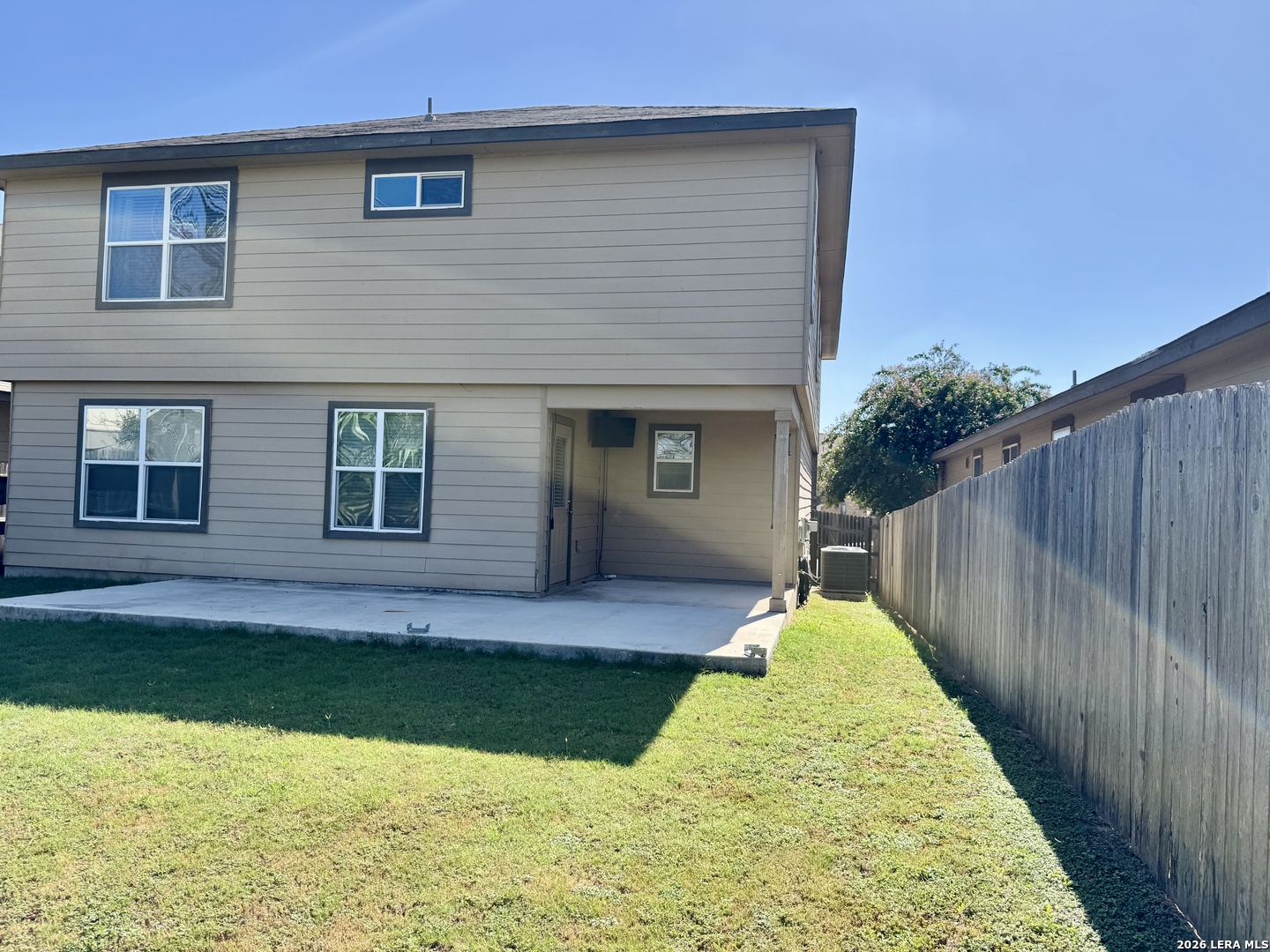 main property photo 13
