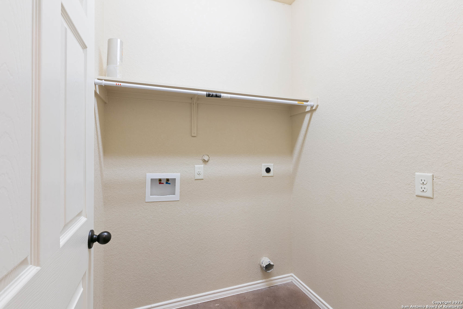 main property photo 13