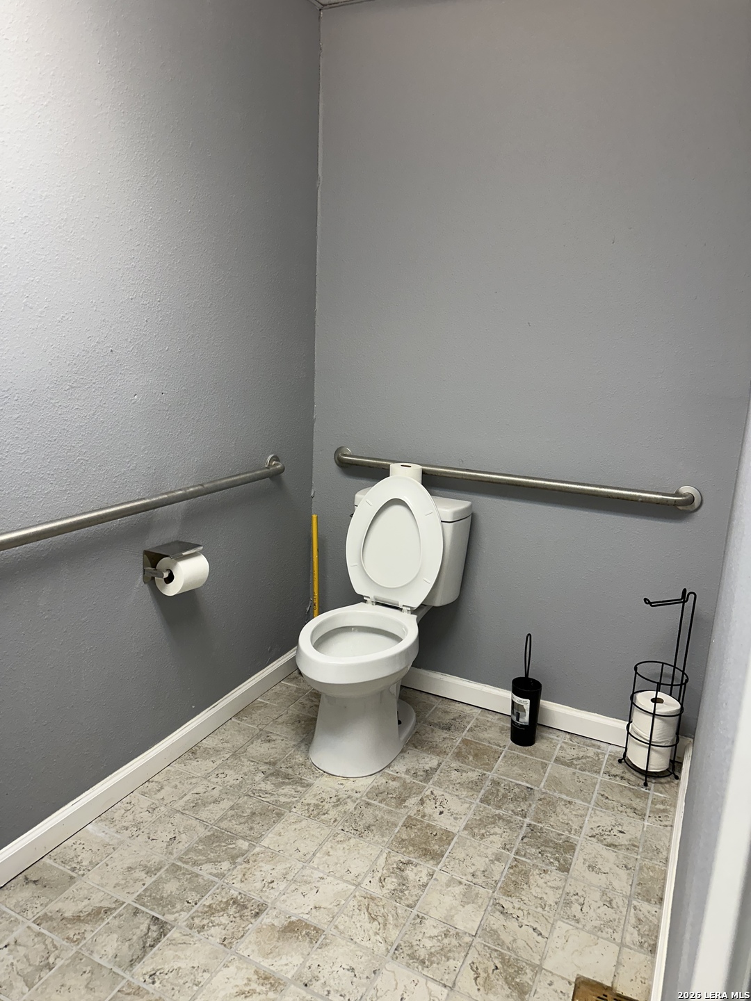 main property photo 17