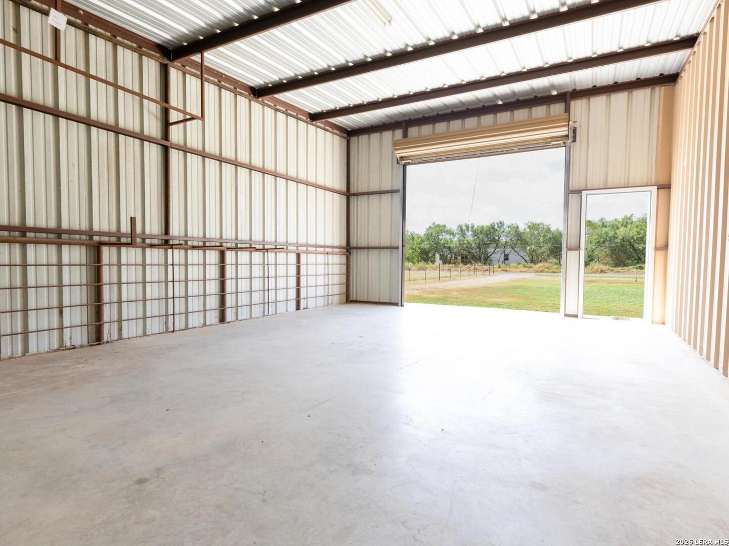 main property photo 40