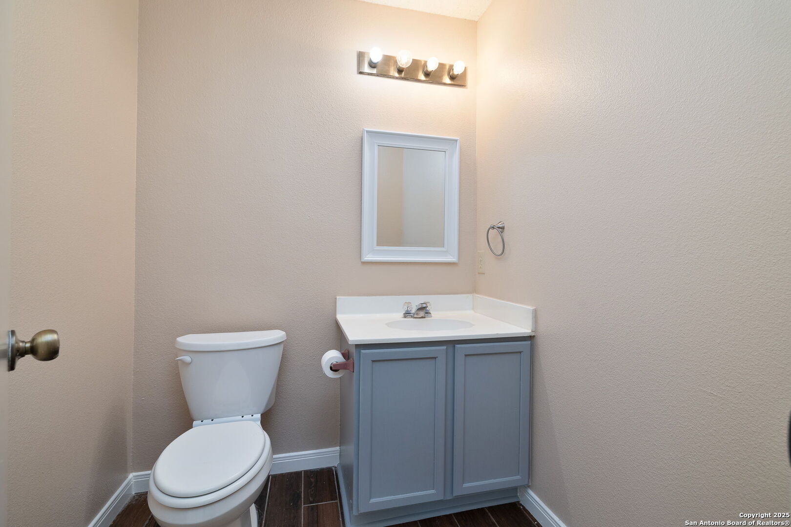 main property photo 7