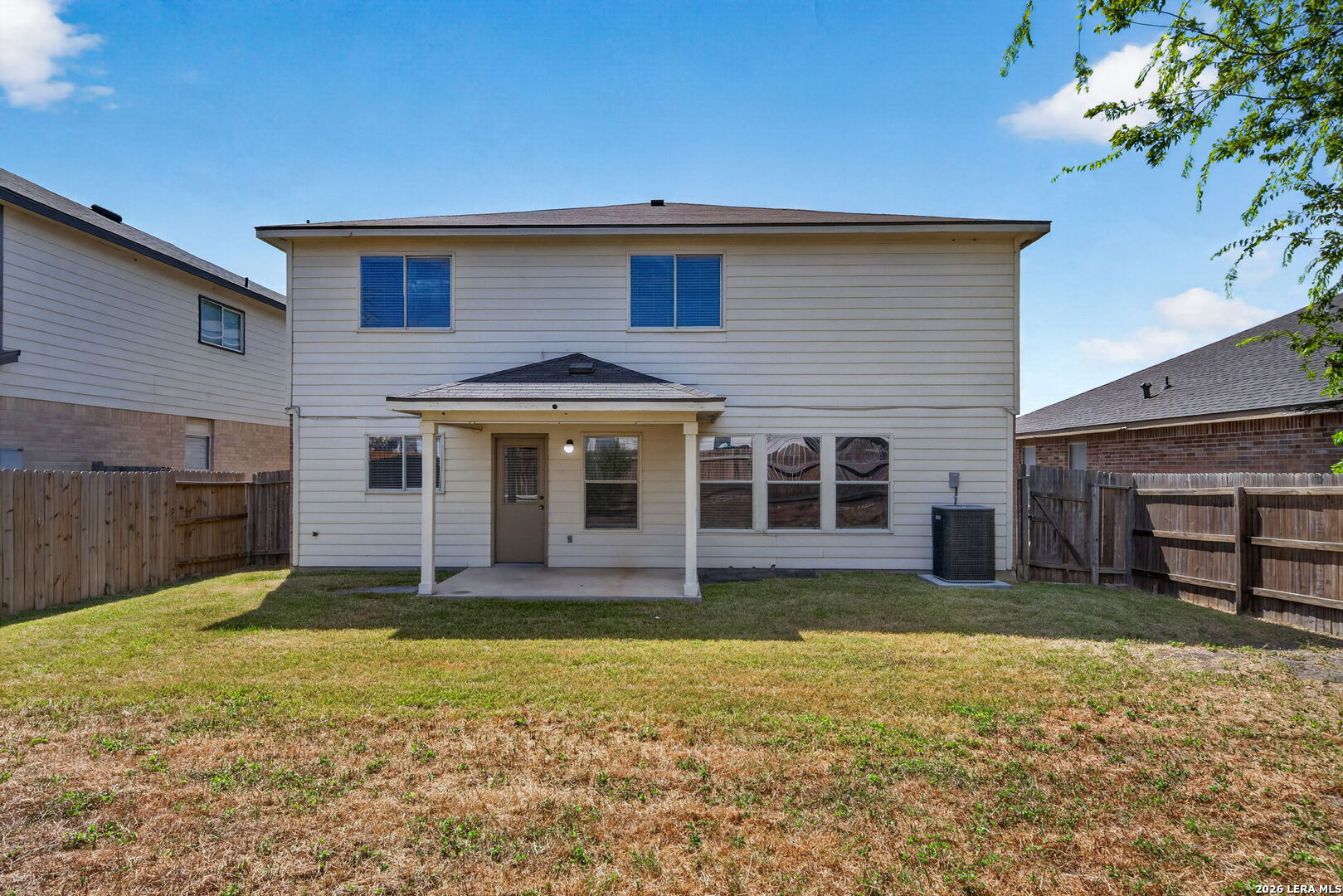 main property photo 28