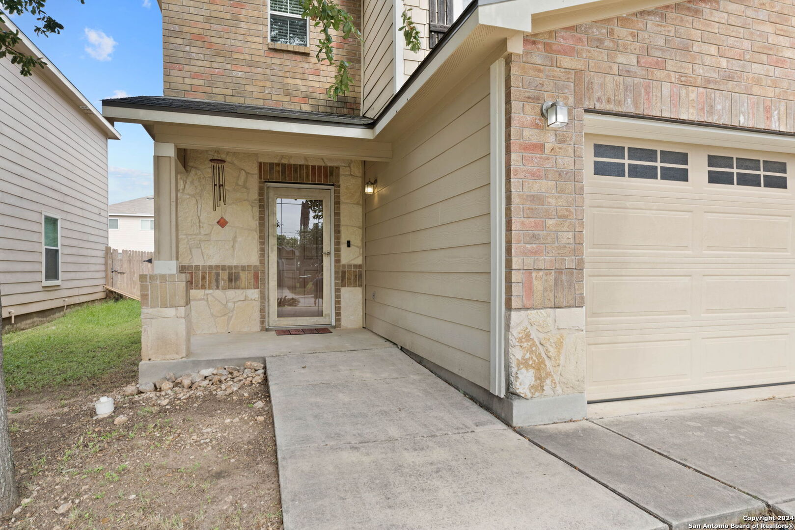 main property photo 3